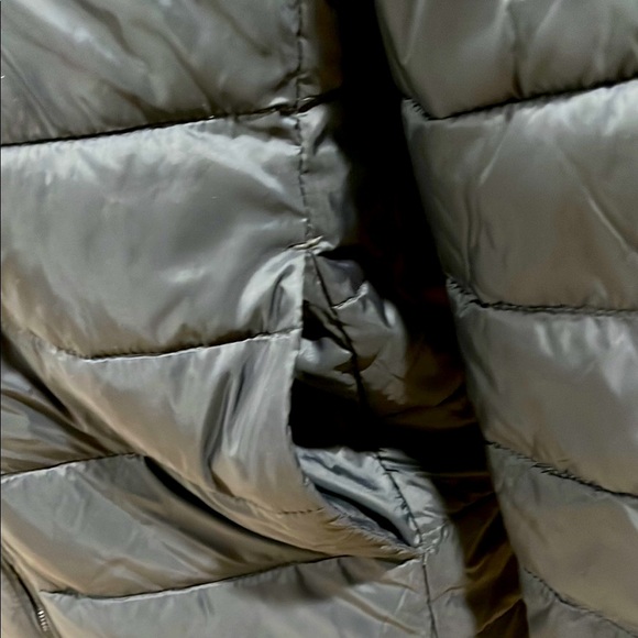 AMAZON ESSENTIALS - Black Quilted Puffer Jacket with Hood - Picture 4 of 5